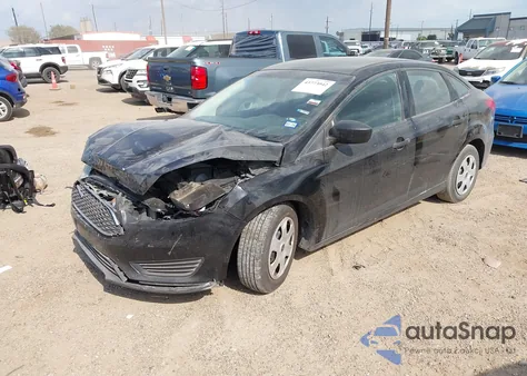 2016 Ford Focus S z USA, uszkodzony, nr VIN 1FADP3E28GL379398